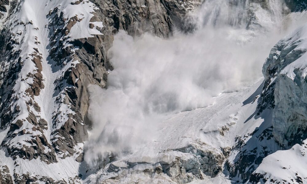 Mountain 4254821 1280 1000x600.jpg