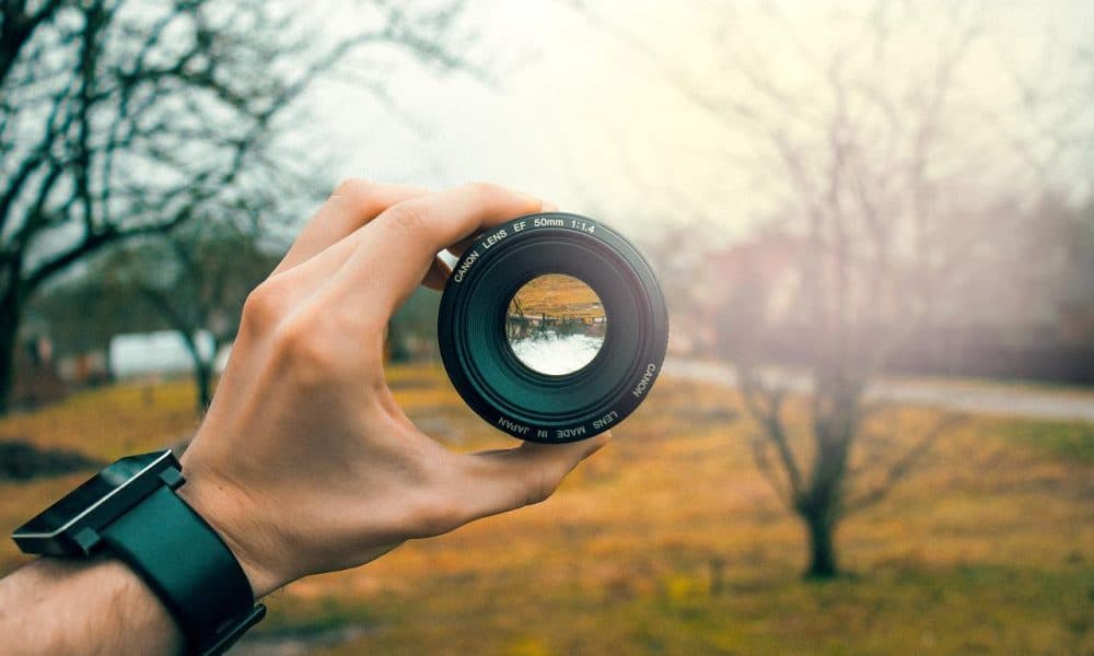 Lens 3046269 1280 1000x600.jpg