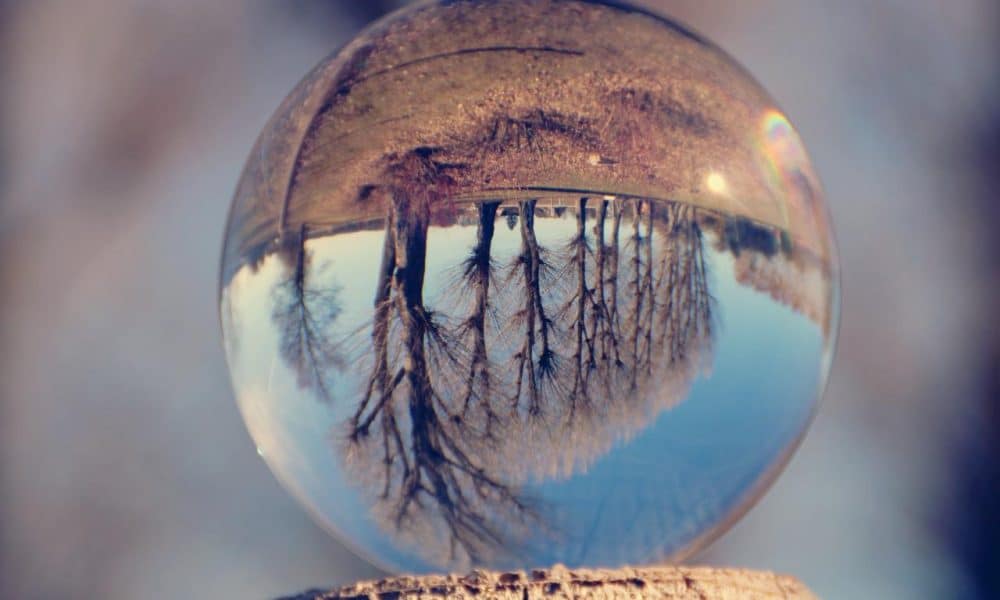 Glass sphere 4017587 1280 1000x600.jpg