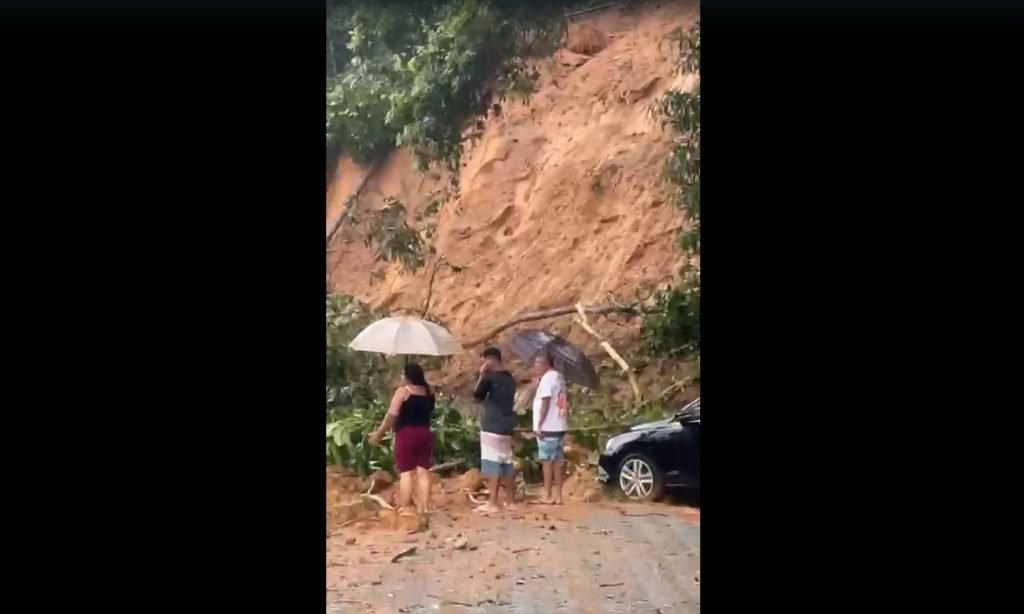 Bloqueio camburi.jpg