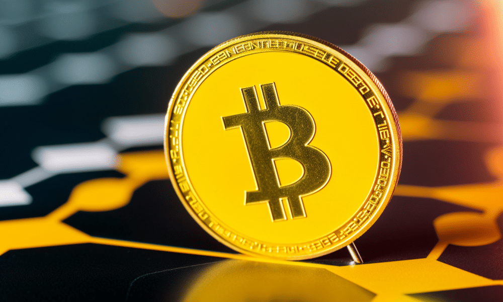 Ambcrypto prompt a declining arrow with the bitcoin logo symbol b8492b8d 688b 49b1 a764 91803f6ddab8 1000x600.png