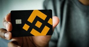 Binance card.jpg