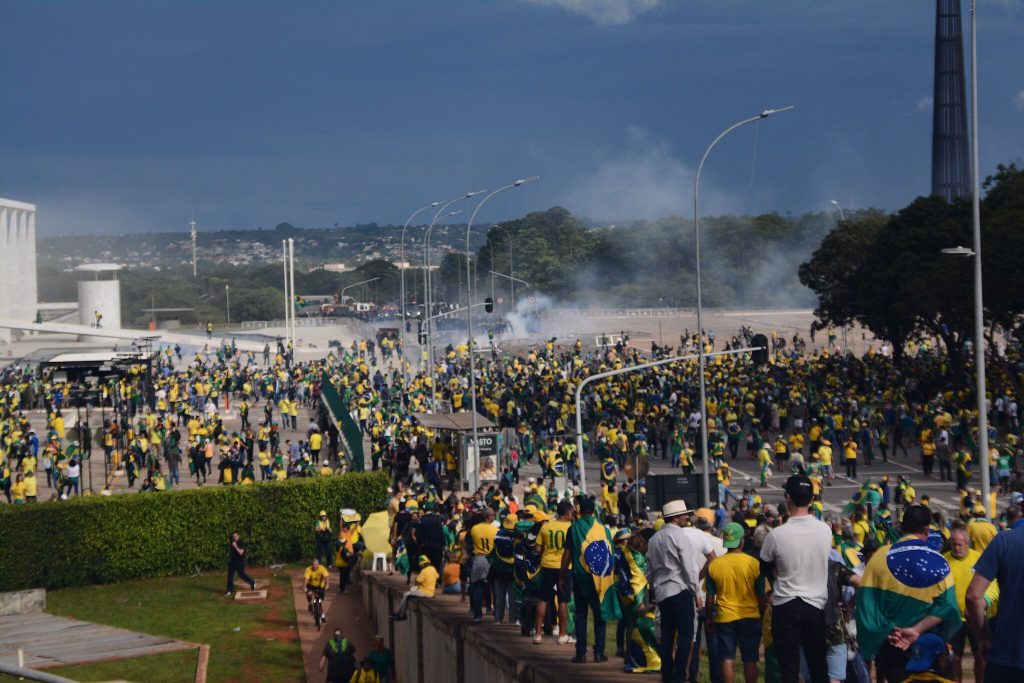 Invasao brasilia 5.jpg
