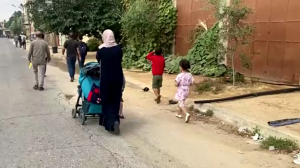 Familias fogem gaza.png