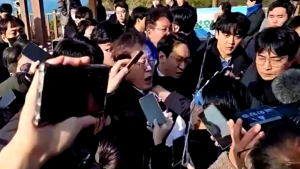 Lider Da Oposicao Coreia Do Sul Esfaqueado E1704175164160.png