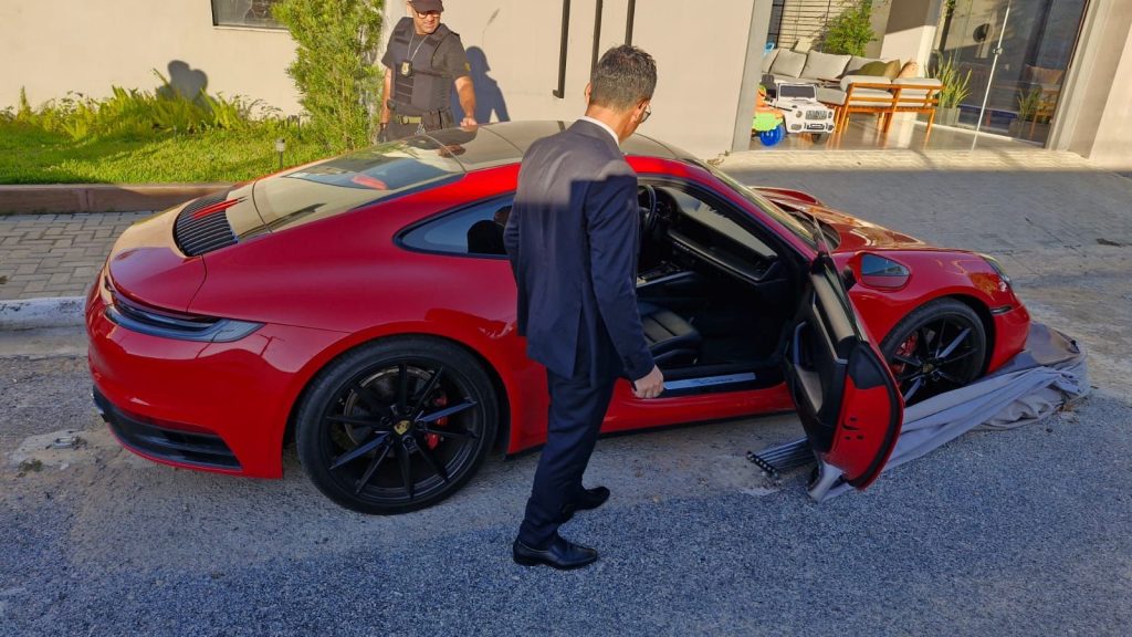 Porsche.jpg