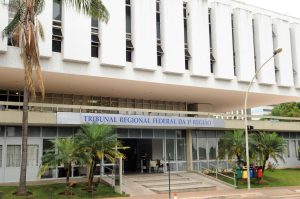 TRF1 decide que aposentadoria por invalidez pode ser mantida mesmo com exercício de cargo eletivo