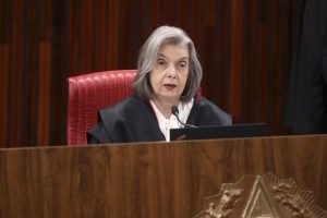 Cármen Lúcia condena violência nas campanhas eleitorais e exige respeito à democracia