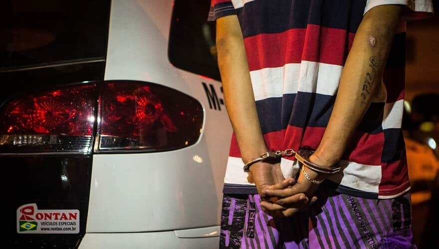 Mantida condenação de homem que desobedeceu ordem policial e foi envolvido em tiroteio