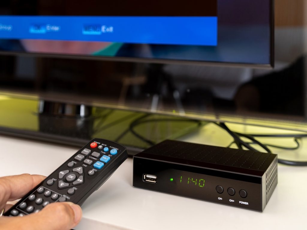 Controle Remoto Decodificador Digital E Tv Ao Fundo Tv Box 1676041931288 V2 4x3.jpg