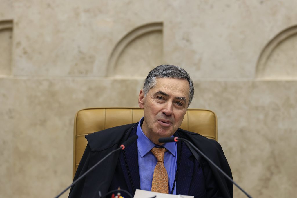 ‘Quem atacava as urnas perdeu credibilidade’, diz Barroso sobre eleições 2024. ‘É o Brasil que dá certo’, reforça Carmem Lúcia