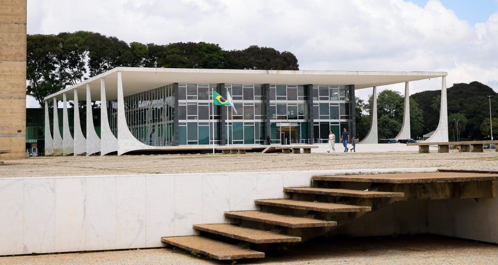 STF valida lei que prevê distribuição de absorventes em unidades de saúde