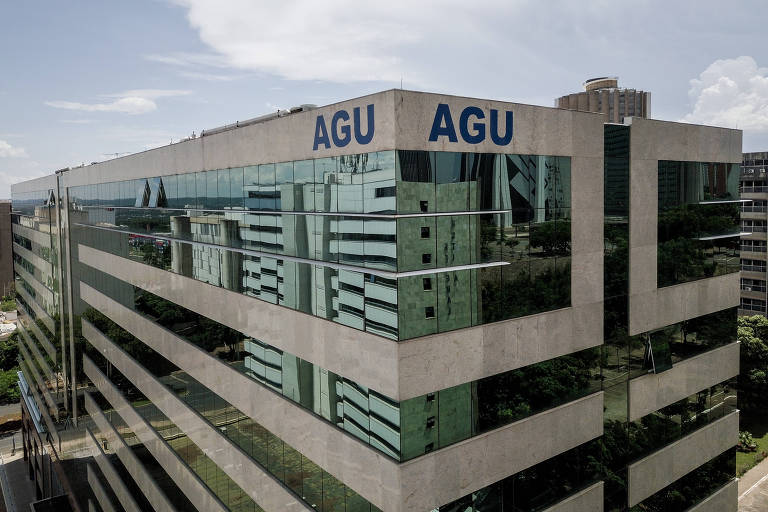 Membros da AGU vão começar a receber penduricalho de até R$ 3,5 mil acima do teto