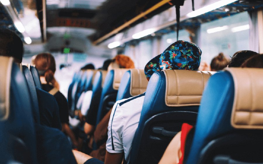 Empresa terá que indenizar passageira por extravio de bagagem e demora em trajeto