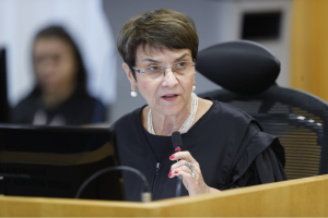 TST garante estabilidade gestacional a operadora dispensada durante contrato de experiência