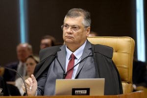 Dino manda suspender R$ 4 bilhões em emendas parlamentares e aciona a PF para apurar ‘apadrinhamento’