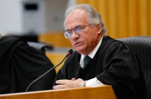 TST proíbe hospital de exigir médicos que extrapolem teto remuneratório com plantões extras