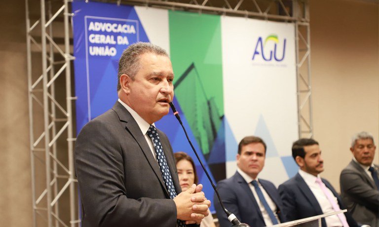 “Advocacia pública é para fazer justiça social”, diz Rui Costa em evento da AGU