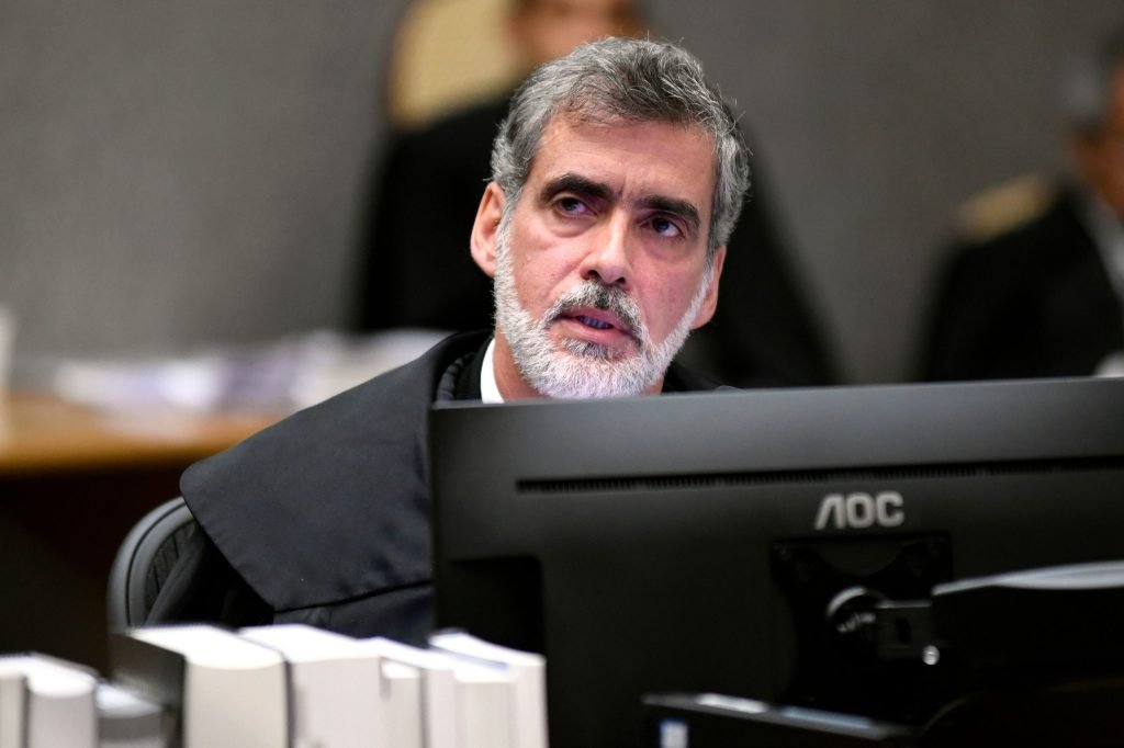 STJ anula provas e absolve réus devido a falhas em reconhecimento de suspeitos