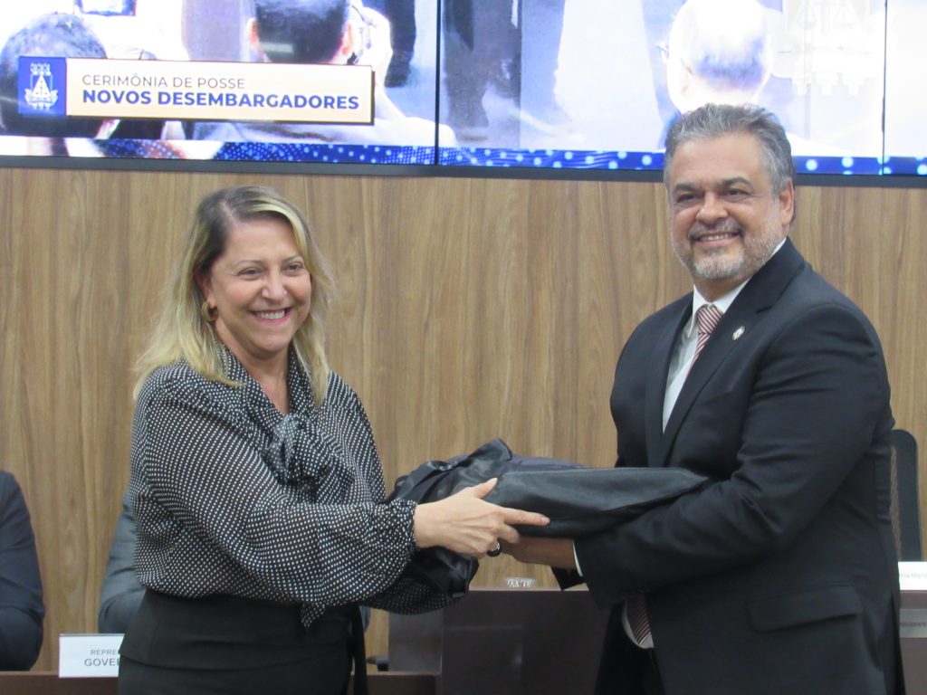 Novos Desembargadores Ricardo Dourado e Nivaldo Aquino tomam posse perante o Tribunal Pleno do TJBA