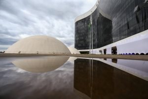 Mais de 20 prefeitos eleitos não tomam posse por ações que incluem compra de votos 