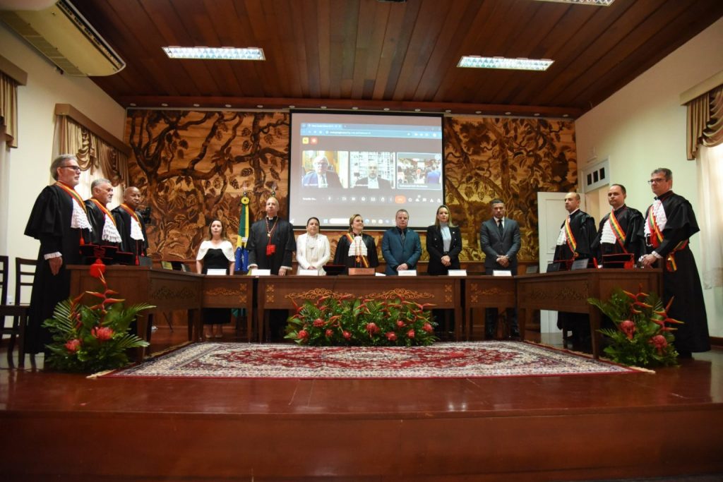 TJ-AC empossa oito novas juízas e juízes de Direito substitutos