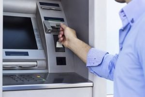 Banco vai indenizar cliente após ‘falso segurança’ abordá-la e conseguir empréstimo em agência