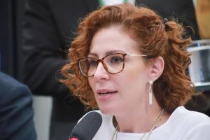 TCU decide arquivar representação de Carla Zambelli sobre repasses da Ancine