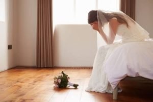 Empresa que não prestou serviço contratado para casamento deve indenizar noivos