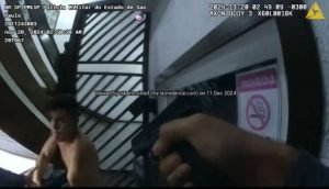 Soldado Atira Contra Estudante.jpg