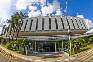 TRF-1 condena União a pagar indenização por paralisia causada por reação à vacina
