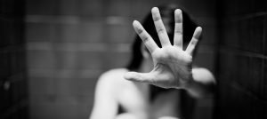 Lei Maria da Penha se aplica a casais homoafetivos e a mulheres trans, decide STF