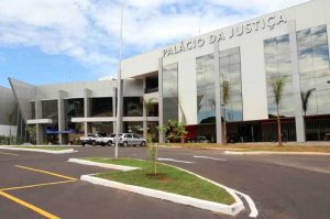 Servidores do TJ-MT recorrem ao STF para não devolver auxílio-alimentação de R$ 8 mil