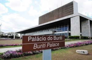 DF é condenado a indenizar aluno por acidente em escola pública