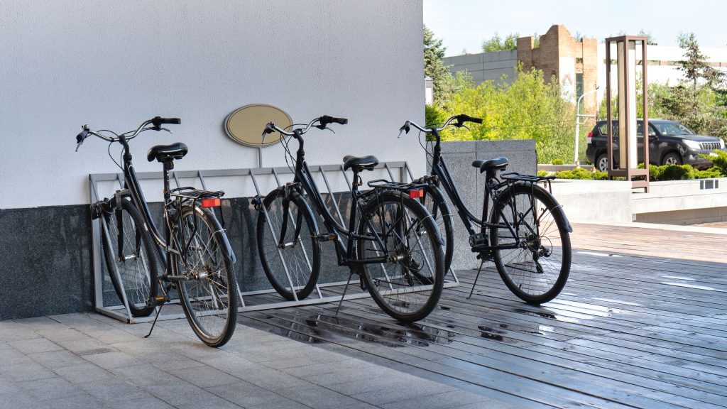 Justiça condena Estado do Ceará a indenizar mulher que teve bicicleta furtada em estádio