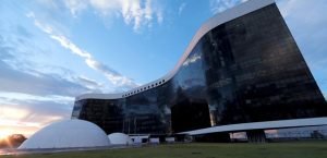 TSE aprova regra para ampliar presença feminina nos TREs