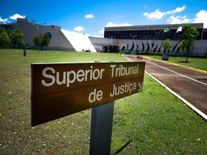 STJ define que fuga após abordagem não valida ação policial sem suspeitas fundadas