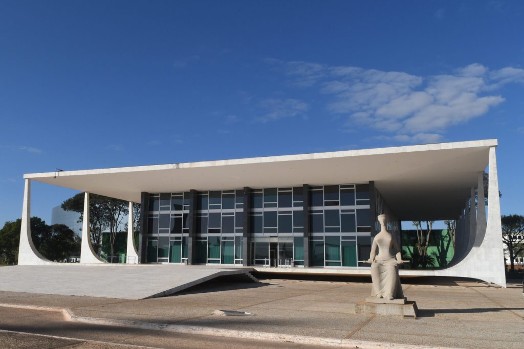 Brasil gasta quatro vezes a média internacional com tribunais, aponta Tesouro Nacional