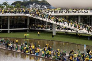 Deputado solicita autorização para assistência religiosa a réus do 8 de janeiro
