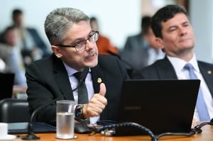 CSP aprova porte de arma de fogo aos advogados para defesa pessoal