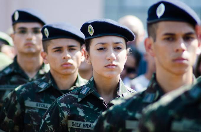 STF debate igualdade em aposentadoria de policiais homens e mulheres