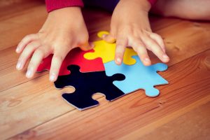 Crianças com autismo deverão receber todos os tratamentos necessários, decide TJ-SP