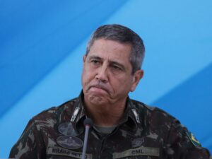 Ex-ministro Braga Netto jogava vôlei em Copacabana durante ataques de 8 de janeiro, revela testemunha