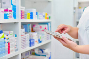 Presença de farmacêutico em farmácias é obrigatória, decide juíza federal