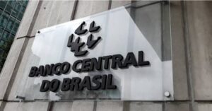 Parte e advogada são multadas por ação sobre anotação já excluída do sistema de crédito do BC