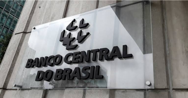Parte e advogada são multadas por ação sobre anotação já excluída do sistema de crédito do BC
