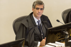 STJ reconhece ilegalidade em revistas íntimas de acusada, mas mantém provas do caso