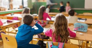 TJ-RO obriga escolas a trocarem sinais sonoros por músicas para proteger alunos autistas