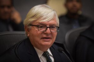Desconsiderando a litigância em massa, presidente do STJ mantém no ar site que vende petições geradas por IA a R$ 19,90; OAB-RJ vai recorrer da decisão