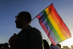 Justiça de SP condena professor por perseguir coordenador homossexualJustiça de SP